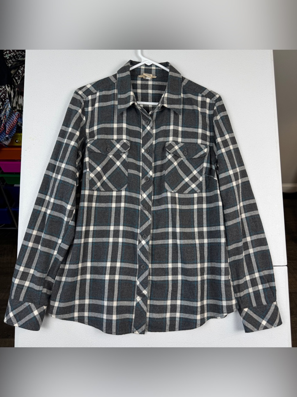 Duluth Trading Flannel Shirt Womens Large Gray Blue White Plaid Roll Tab Sleeves